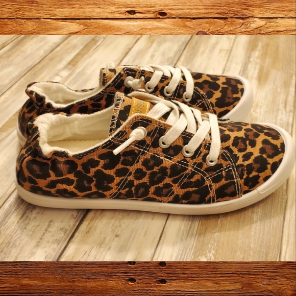 Jenn Ardor Super Foam Slip on Leapard/Cheetah print Sneakers size 6. BRAND NEW - Picture 2 of 8